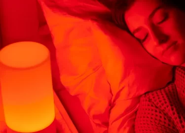 Desbloquee Noches de descanso: terapia de luz roja para obtener información sobre el sueño