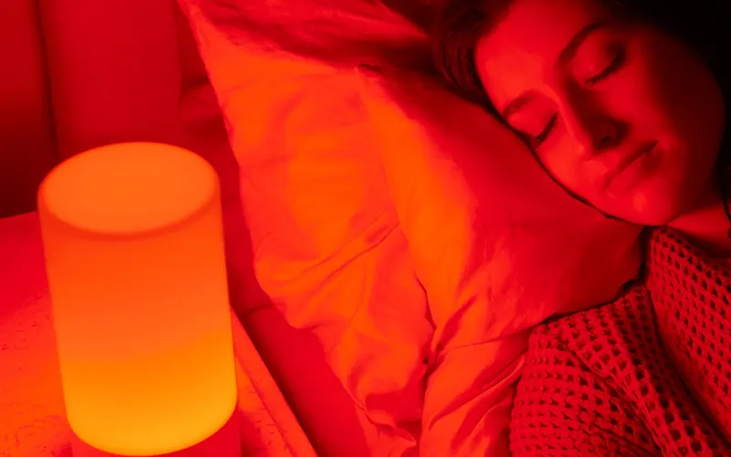 Unlock Restful Nights: Red Light Therapy for Sleep Insights